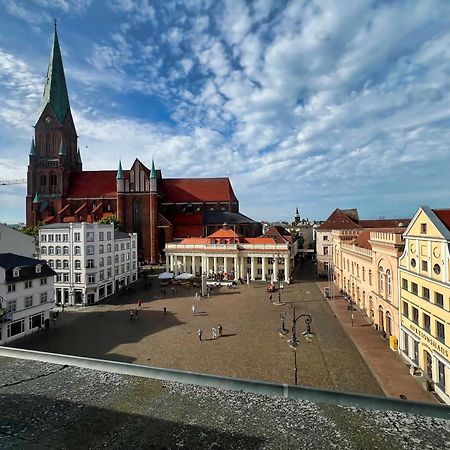 Nr 3 Lichtdurchflutetes Apartment Am Historischen Marktplatz 66 Qm #Cosiness Company 23 Schwerin  Zewnętrze zdjęcie